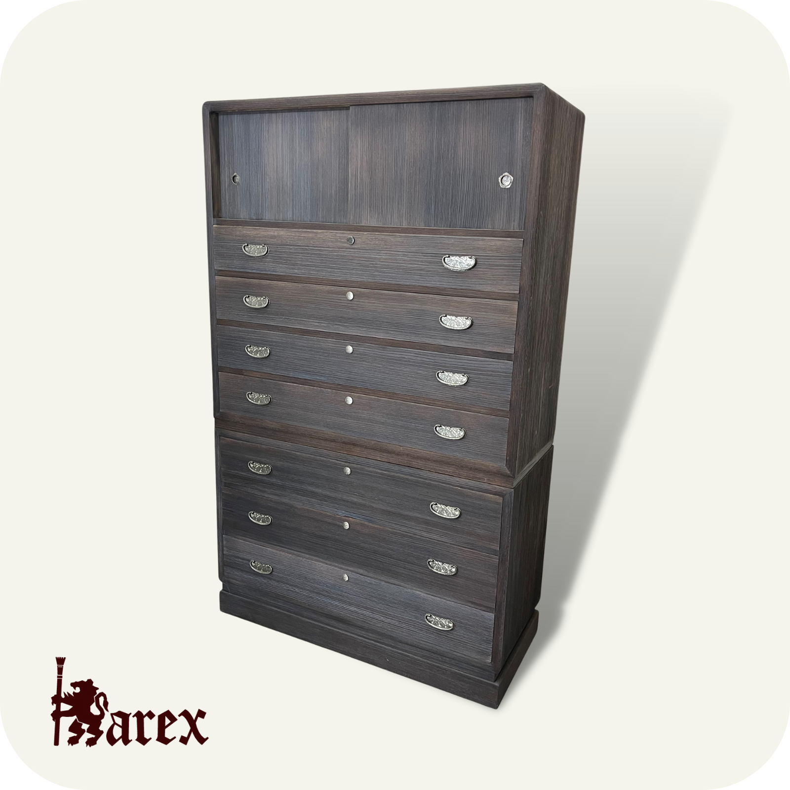 中古　桐箪笥　鍵付き 中古家具】貴重な桐箪笥（カギ付き）リニューアルした逸品