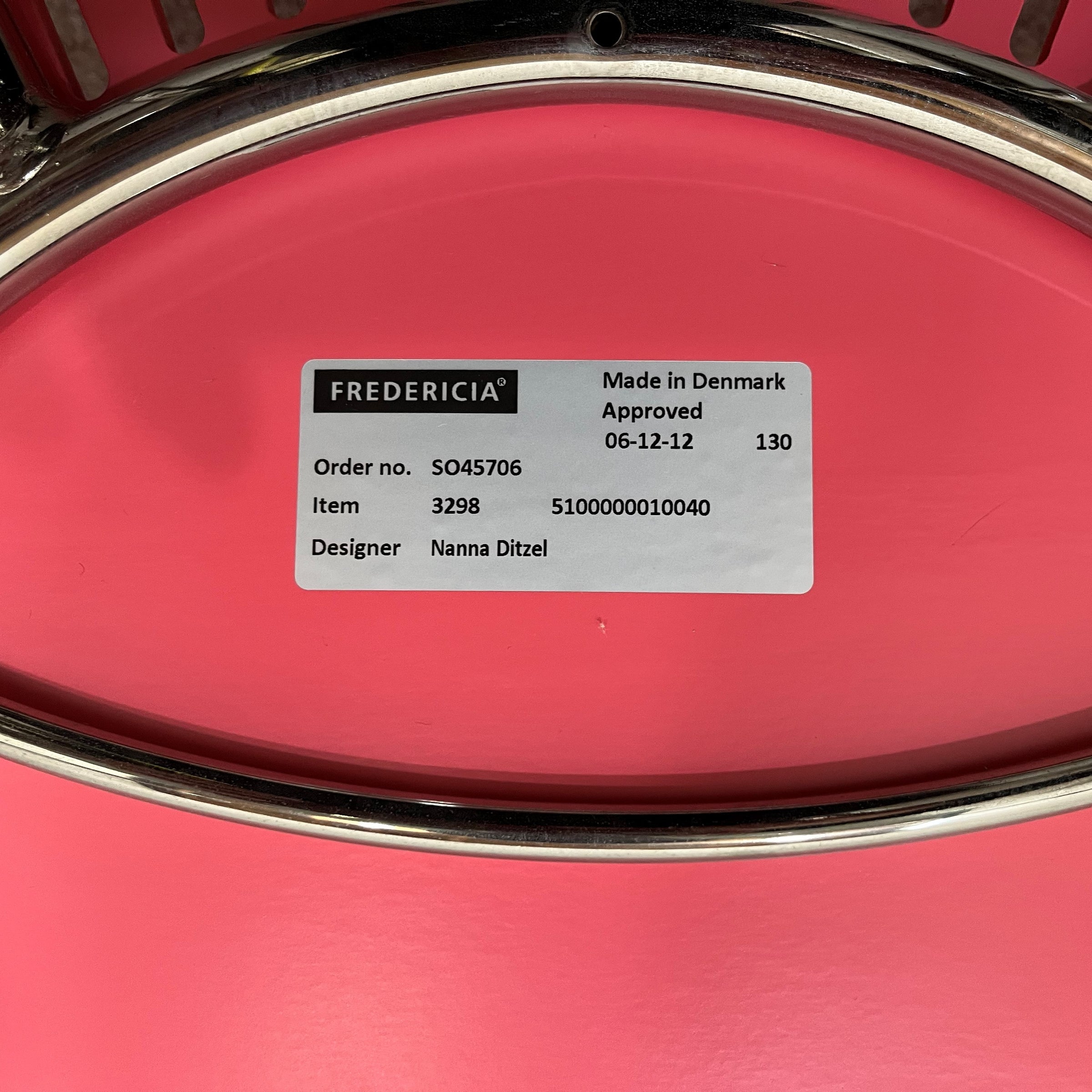 デンマーク　フレデリシア　椅子　ナナディツエル　赤 デンマーク フレデリシア 椅子 ナナディツエル 赤 ウ