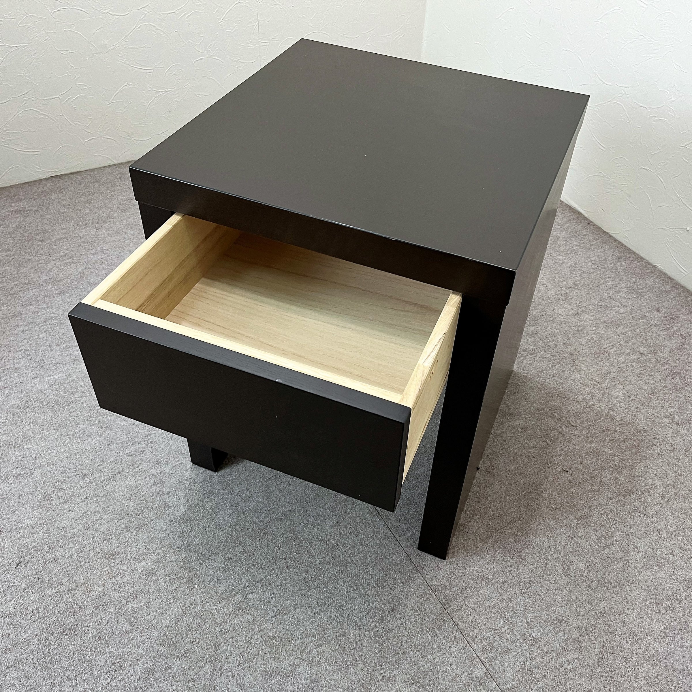 中古家具】シモンズの ベッドサイドテーブル 引き出し有 | arex