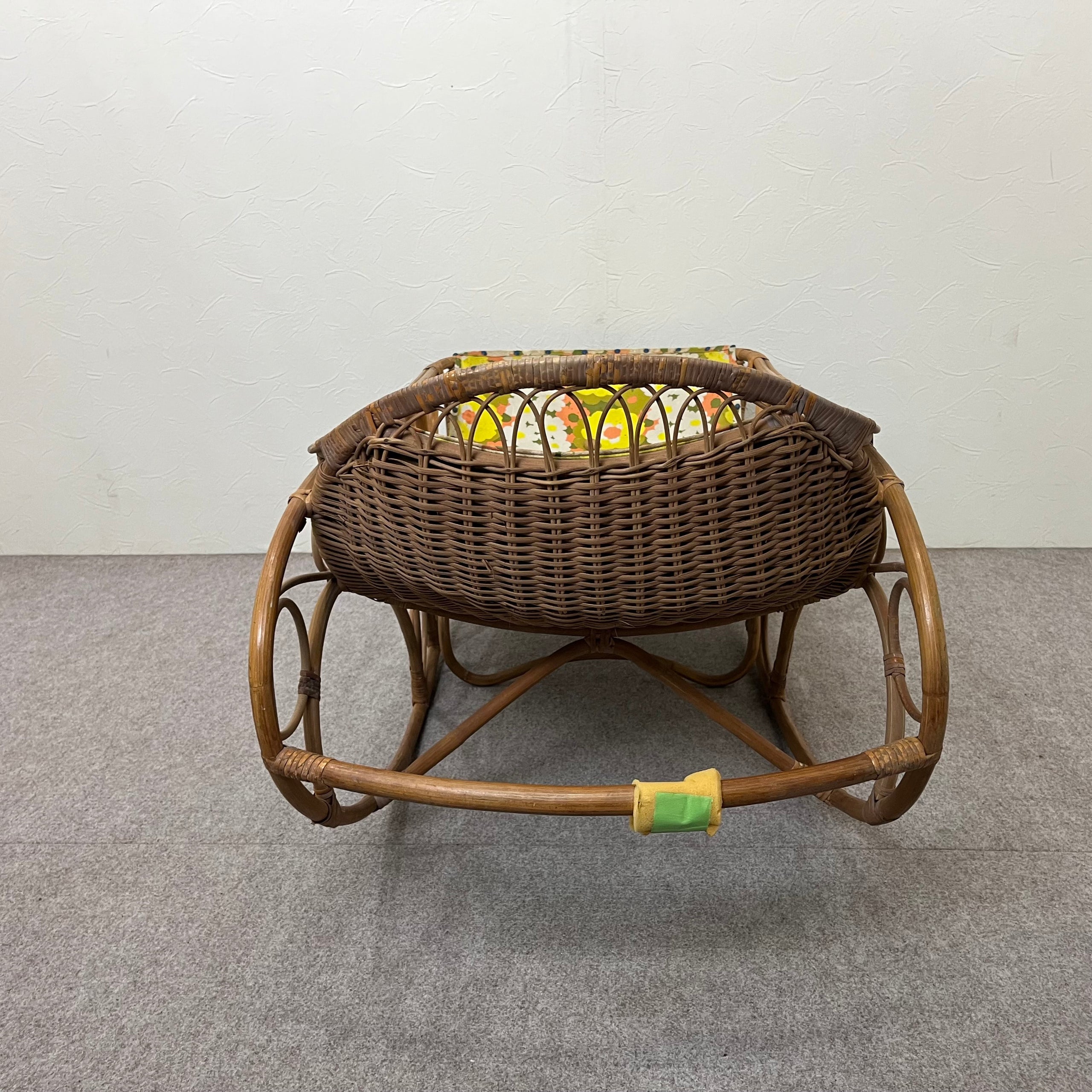 【中古家具】昔を思わせるレトロな「ゆりかご」